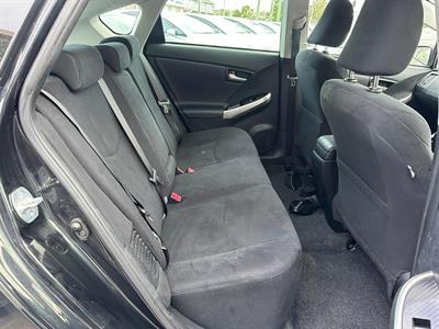2014 Toyota Prius - Thumbnail
