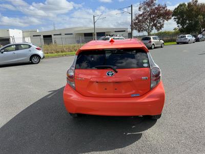 2012 Toyota Aqua - Thumbnail