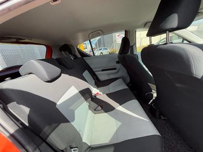 2012 Toyota Aqua - Thumbnail