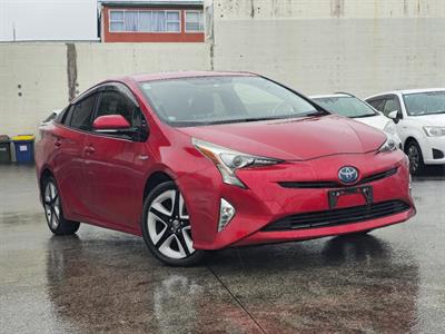 2018 Toyota Prius - Thumbnail