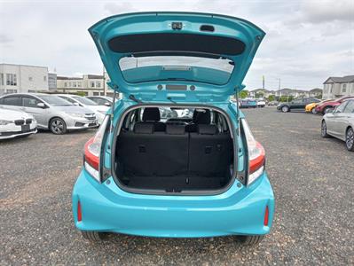 2019 Toyota Aqua - Thumbnail