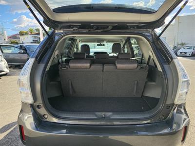 2012 Toyota Prius - Thumbnail