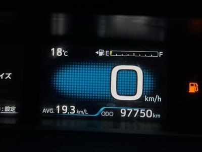 2019 Toyota Prius - Thumbnail