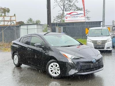 2018 Toyota Prius - Thumbnail