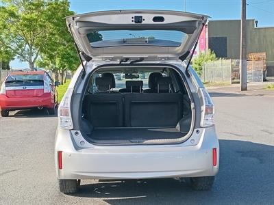 2014 Toyota Prius - Thumbnail