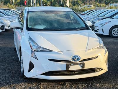 2018 Toyota Prius - Thumbnail