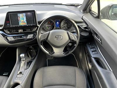 2018 Toyota C-HR - Thumbnail