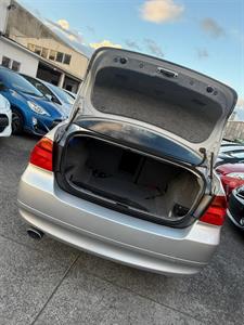 2008 BMW 320i - Thumbnail
