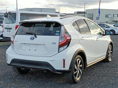 2017 Toyota Aqua - Thumbnail