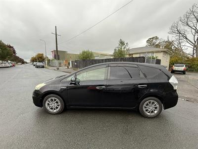 2014 Toyota Prius - Thumbnail