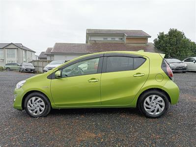 2015 Toyota Aqua - Thumbnail
