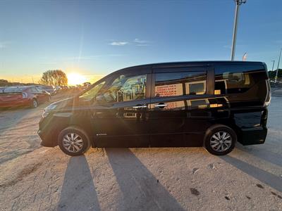 2019 Nissan Serena - Thumbnail