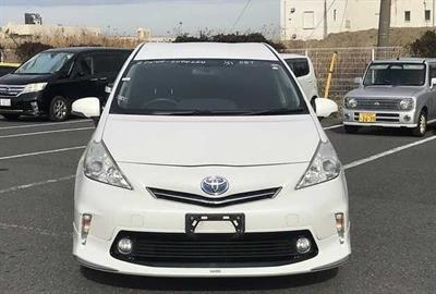2014 Toyota Prius - Thumbnail