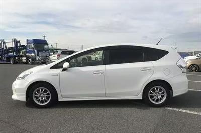 2014 Toyota Prius - Thumbnail