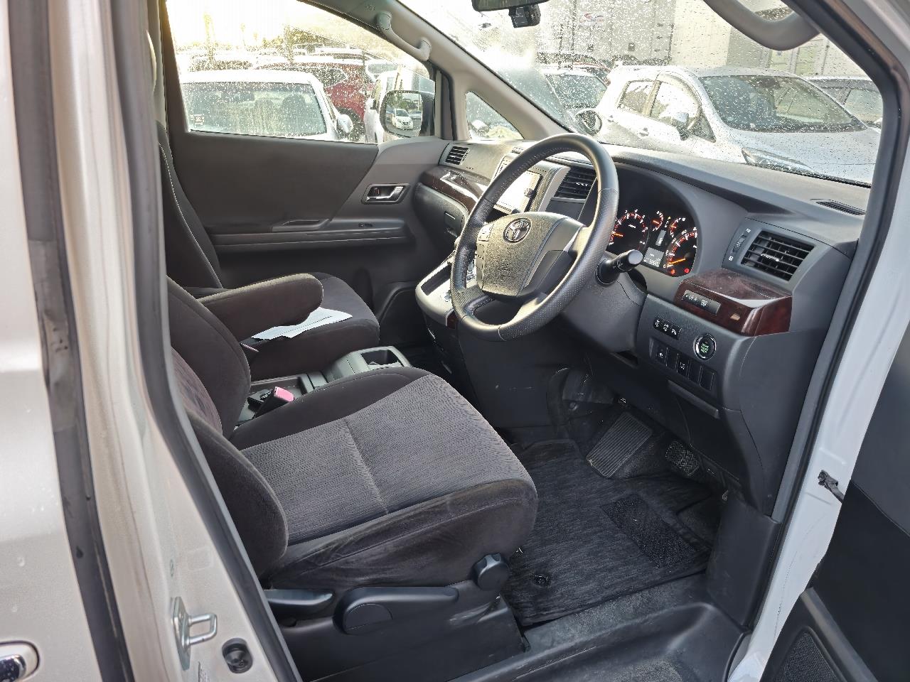2013 Toyota ALPHARD