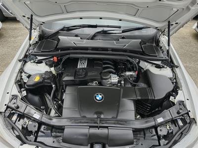 2012 BMW 320i - Thumbnail