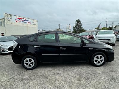 2012 Toyota Prius - Thumbnail
