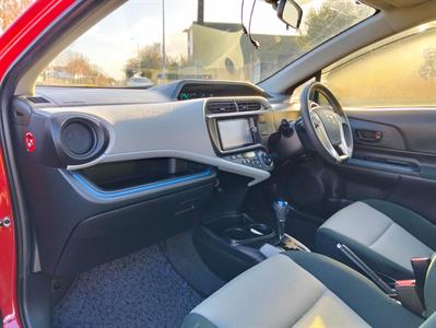 2014 Toyota Aqua - Thumbnail
