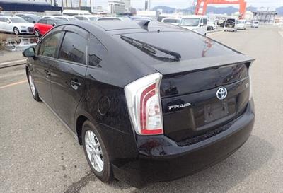 2013 Toyota Prius - Thumbnail
