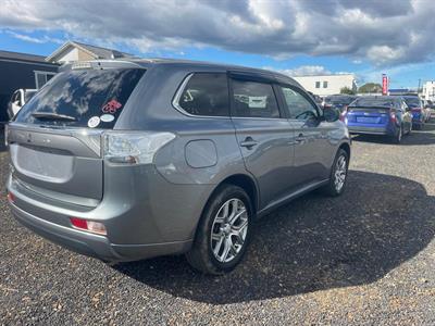 2015 Mitsubishi Outlander - Thumbnail