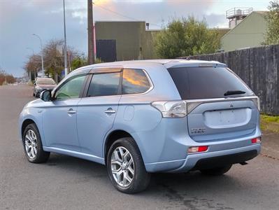 2013 Mitsubishi Outlander - Thumbnail