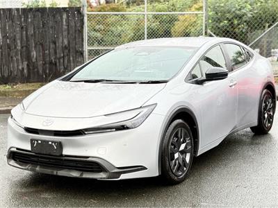 2025 Toyota Prius - Thumbnail