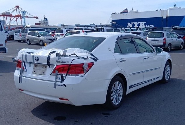 2013 Toyota Crown