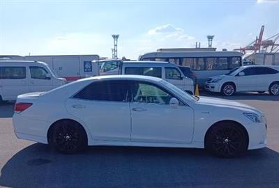 2013 Toyota Crown - Thumbnail