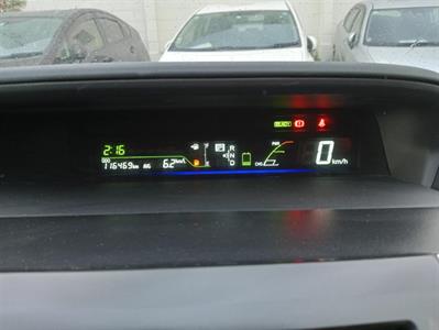 2012 Toyota Prius - Thumbnail