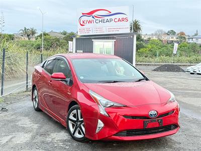 2016 Toyota Prius - Thumbnail