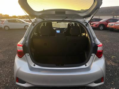 2018 Toyota Vitz - Thumbnail