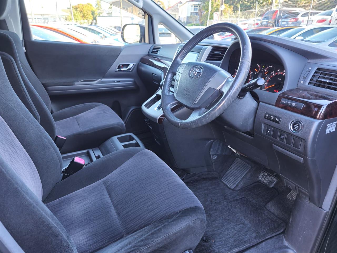 2014 Toyota ALPHARD