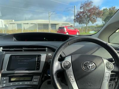 2014 Toyota Prius - Thumbnail